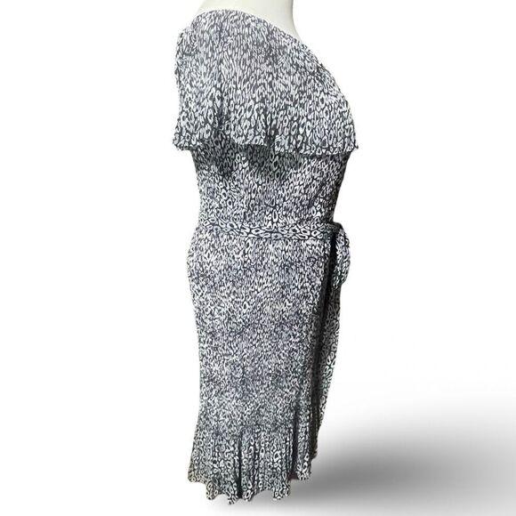 MICHAEL KORS Pleated, Off-The-Shoulder Dress, Animal Print, Tie Belt, Size 2X - Picture 10 of 11